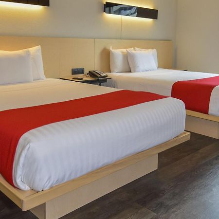 City Express Plus By Marriott Medellin Colombia Exterior photo