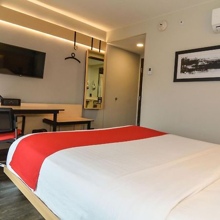 City Express Plus By Marriott Medellin Colombia Exterior photo