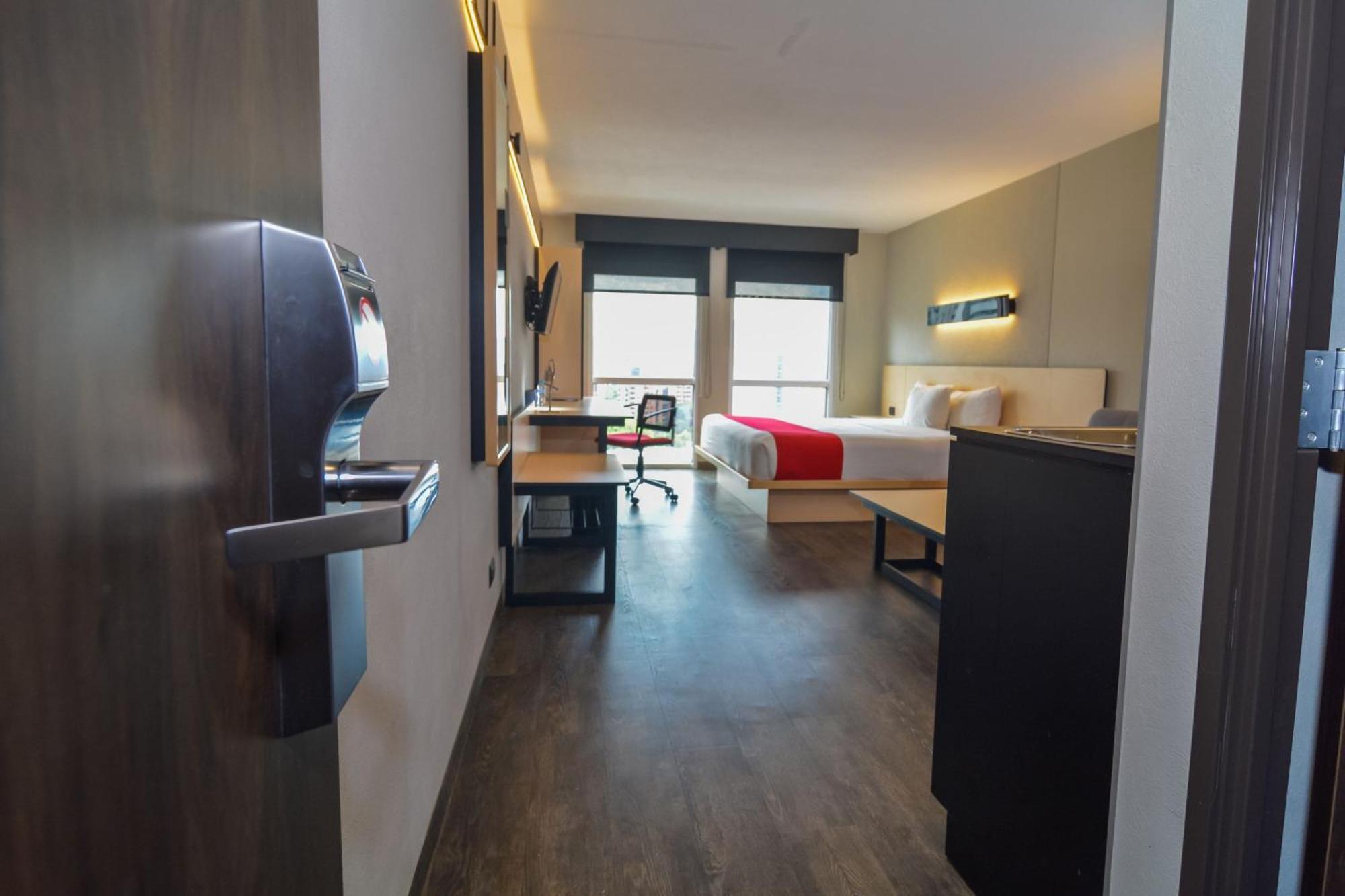 City Express Plus By Marriott Medellin Colombia Exterior photo