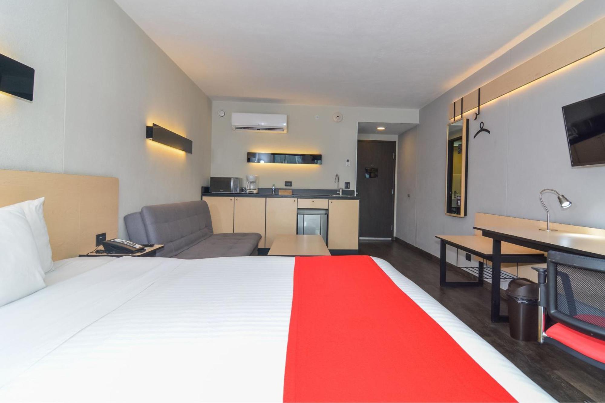 City Express Plus By Marriott Medellin Colombia Exterior photo