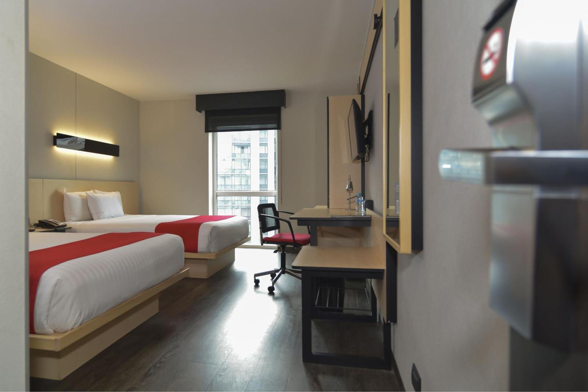City Express Plus By Marriott Medellin Colombia Exterior photo