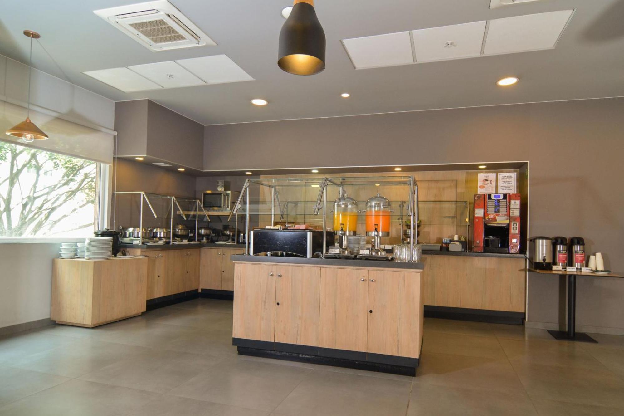 City Express Plus By Marriott Medellin Colombia Exterior photo