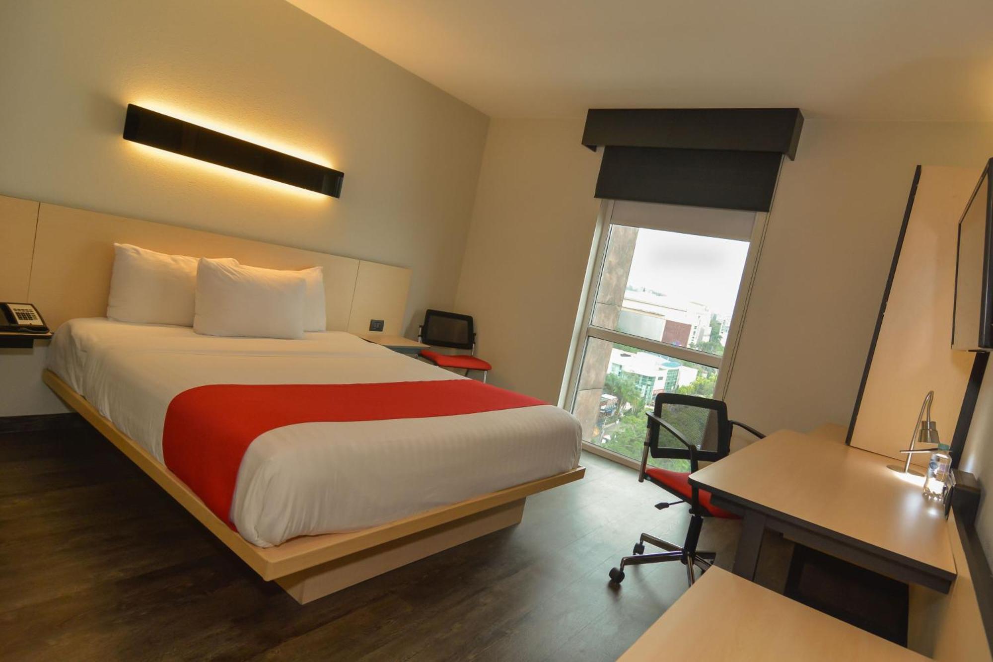 City Express Plus By Marriott Medellin Colombia Exterior photo